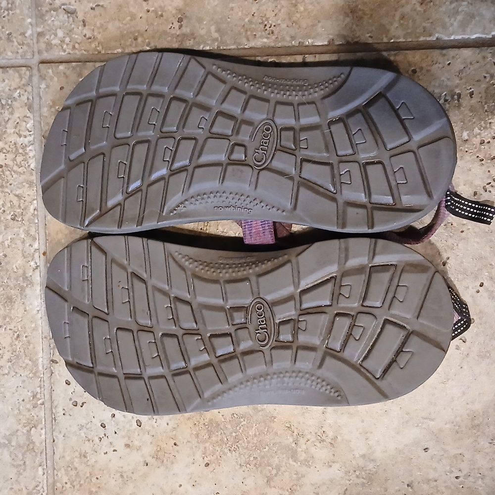 Chaco Z Cloud Adjustable Strap Sandals Purple And Pink Print Kids Size 4 - Picture 6 of 6